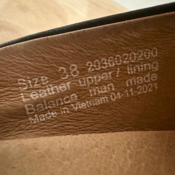 Dansko Women's Size 38 US 8 Black Leather Comfort Slip on Loafers - Picture 10 of 10